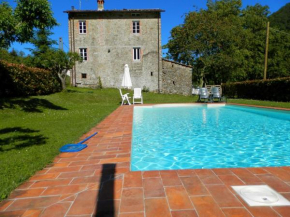  Dreamy Cottage in Trebbio with Swimming Pool  Пескалья